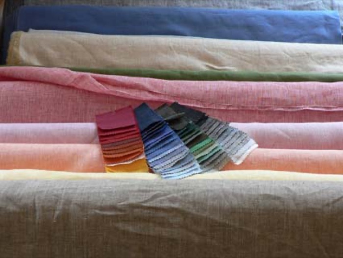 Leinenstoffe in vielen Farben mit Stoffmustern